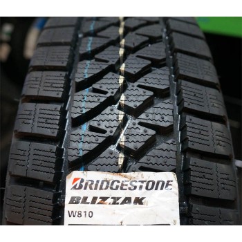 Bridgestone BLIZZAK W810 235/65 R16C 115R