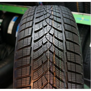 GoodYear UltraGrip Performance SUV Gen-1 215/65 R16 98H