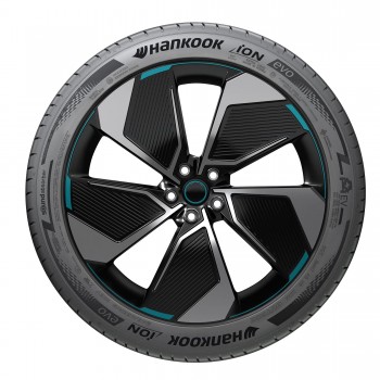 Hankook ION Evo IK01 235/60 R19 107V